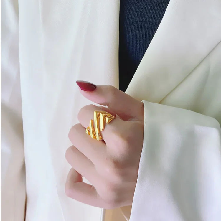 Amaris - Layered Twisted Ring for Women