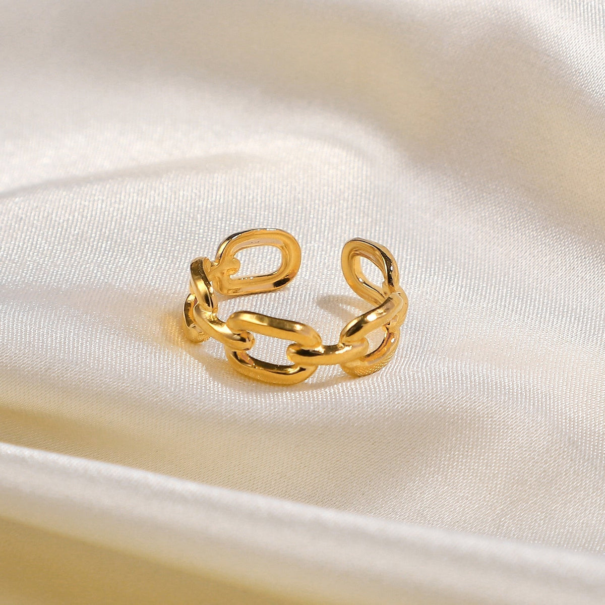 NexaTwist - Twisted Link Ring