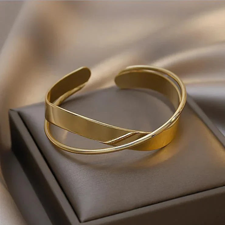 Elisa - Matte Gold Infinity Bracelet for Women