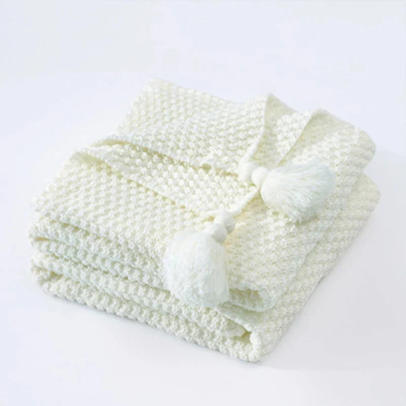 NordicCozy - Handwoven Wool Throw with Fringe