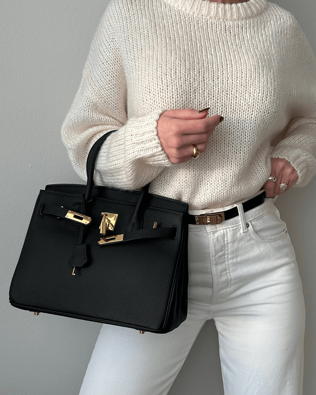 ClassicLeather Bag - Elegant Spacious Leather Handbag