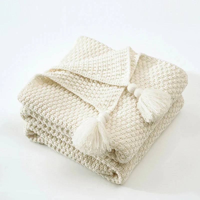 NordicCozy - Handwoven Wool Throw with Fringe