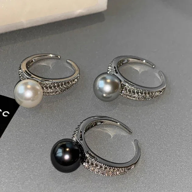 Elara - Vintage Openwork Pearl Ring for Women