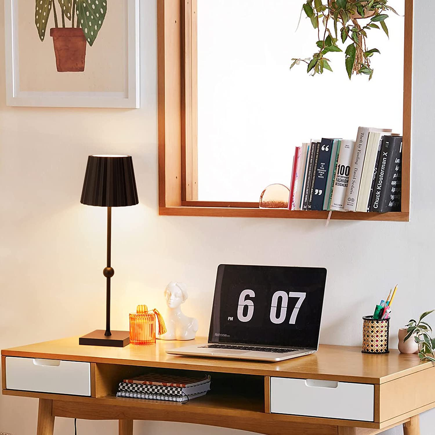 Elegant Cordless Table Lamp - Stepless Dimming