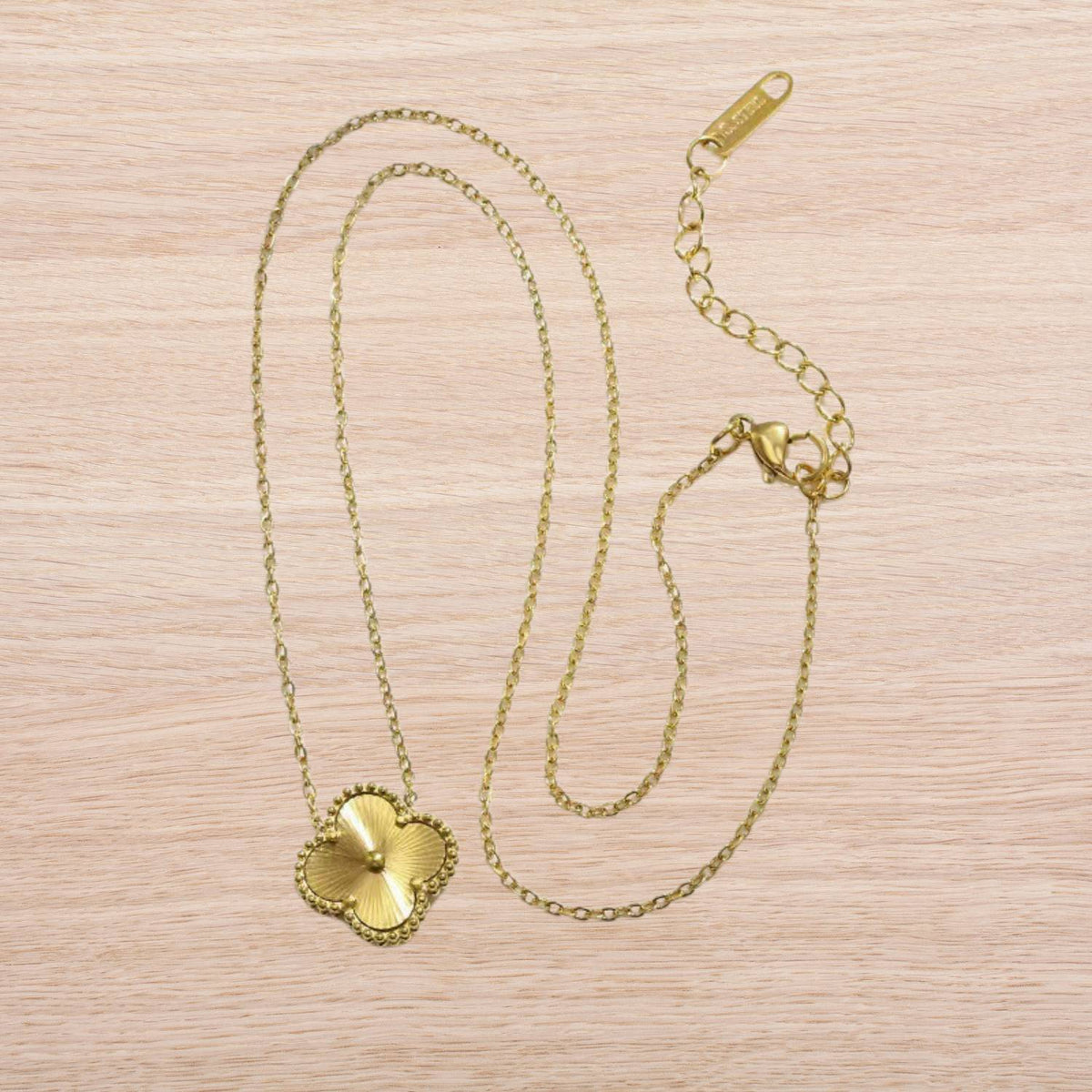 GoldenClove Jewellery Set – Clover Necklace Trio