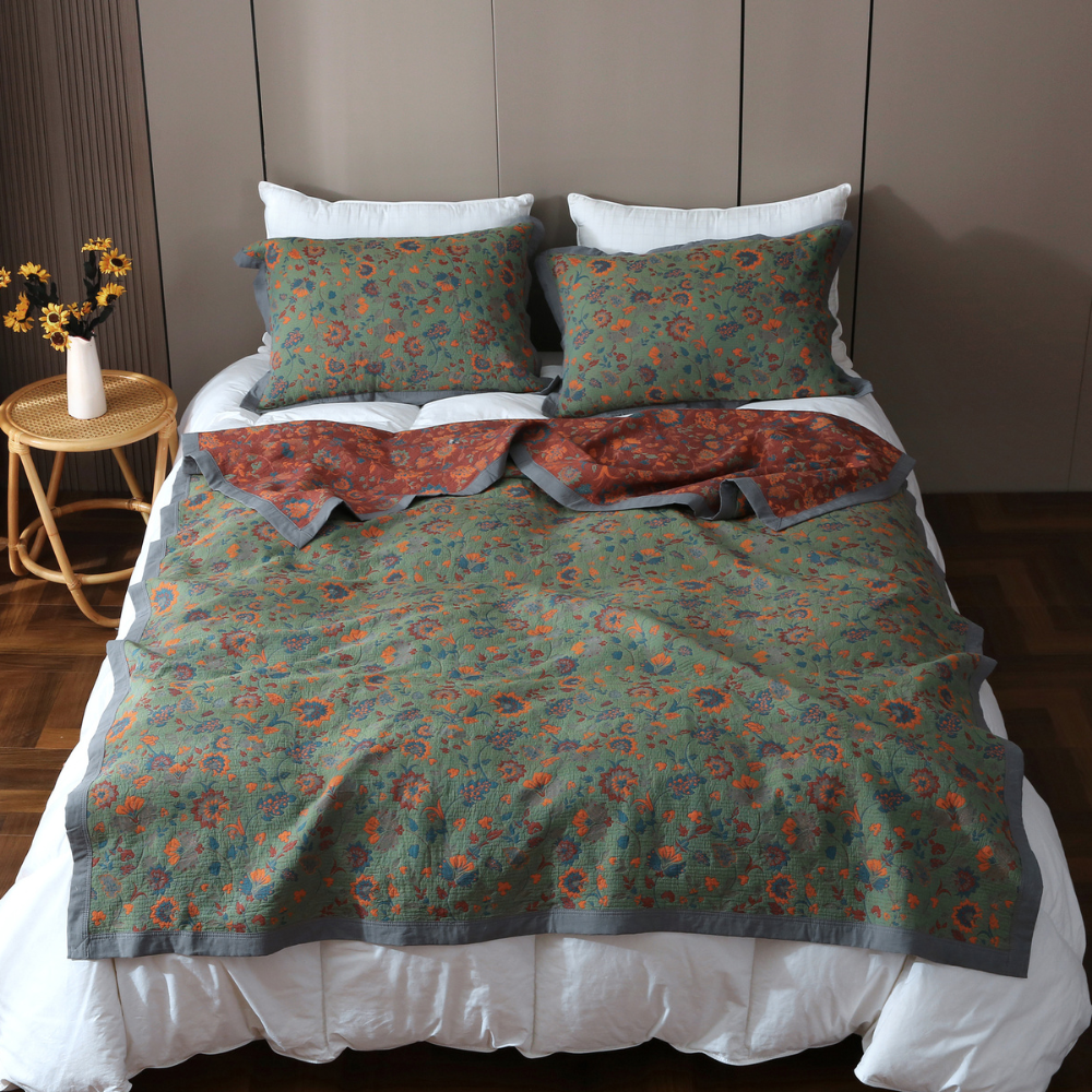 Gothel Retro Floral Blanket - Luxe Vintage Style