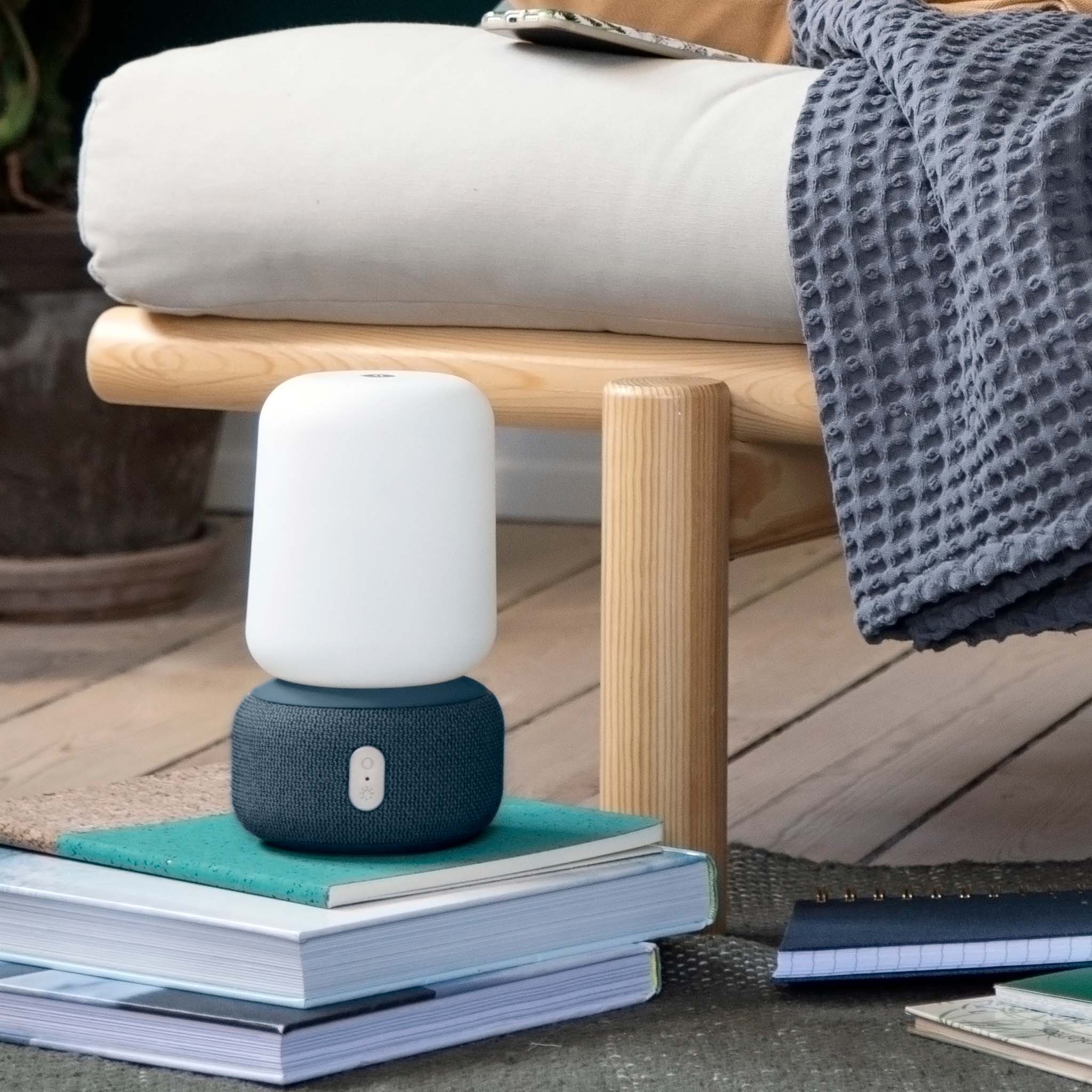 SmartGlow - LED Lamp with 360° Speaker