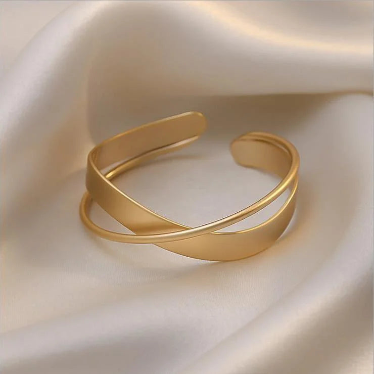 Elisa - Matte Gold Infinity Bracelet for Women