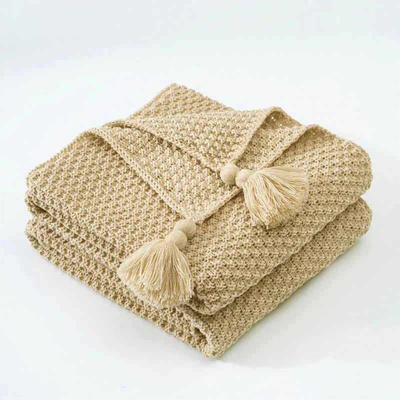 NordicCozy - Handwoven Wool Throw with Fringe