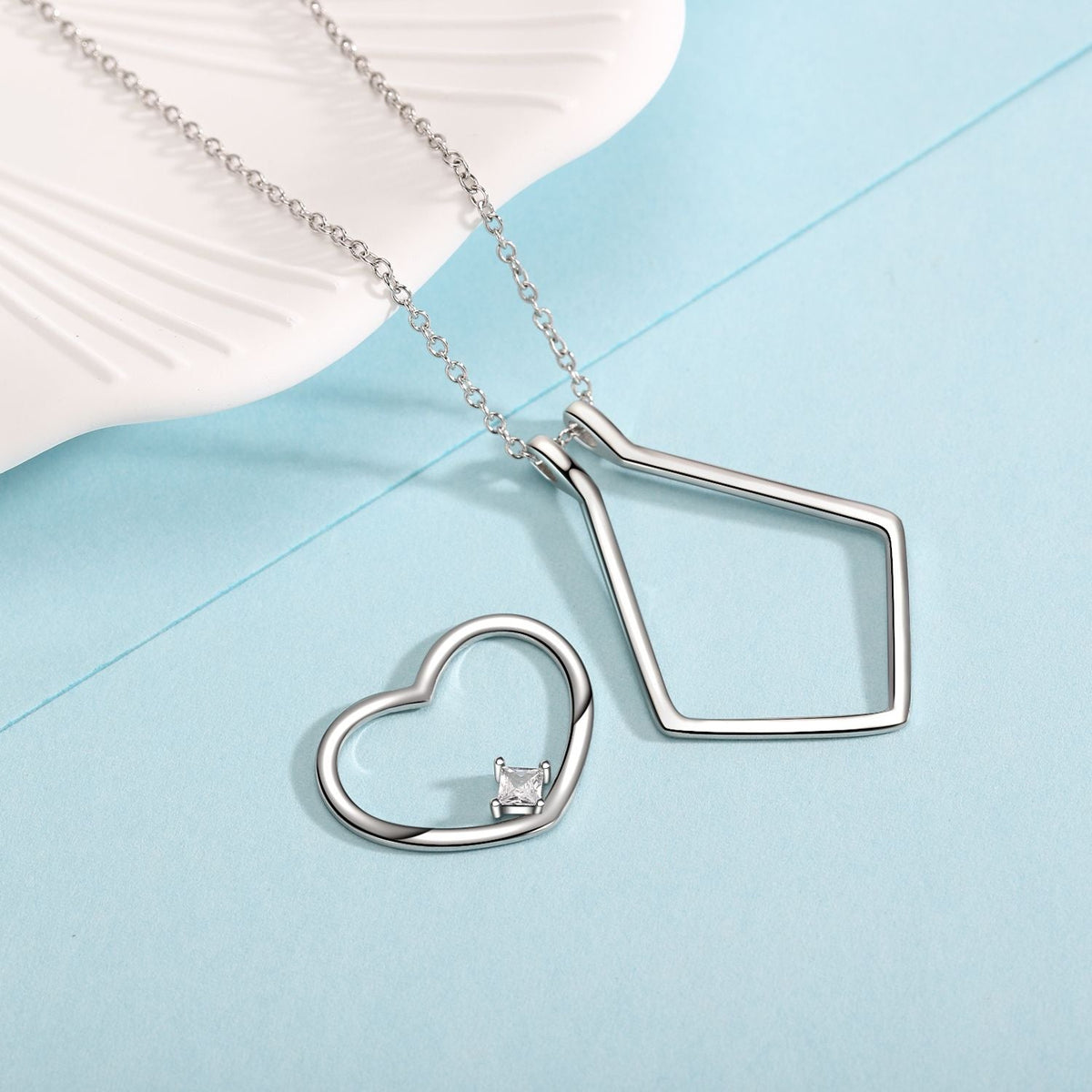 Amelina - Heart Ring-Holder Necklace for Women