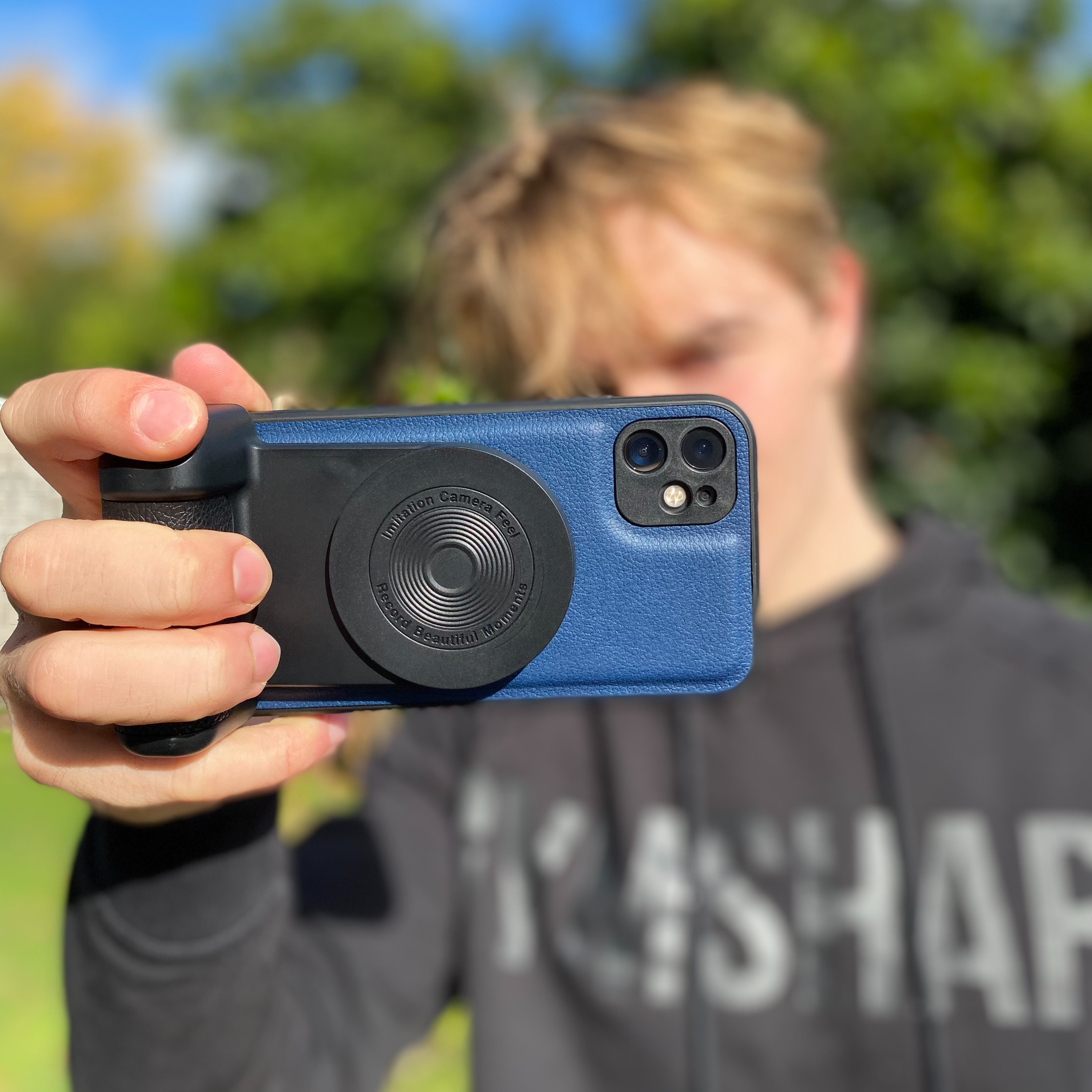 Dimpzy – Multifunctional Powerbank with Selfie Grip