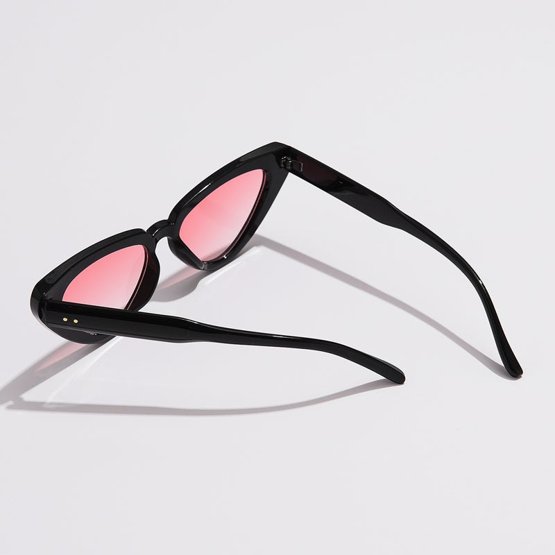 Bold Fashionable Sunglasses - Lightweight UV Protection Shades for Adventurous Style 5