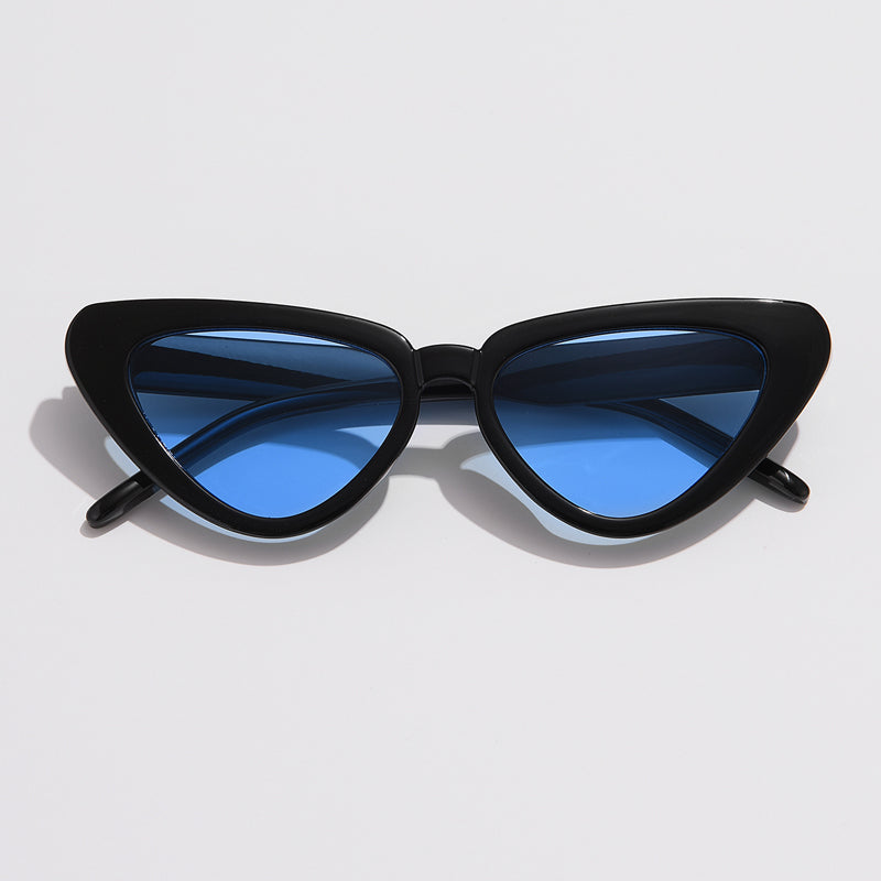 Bold Fashionable Sunglasses - Lightweight UV Protection Shades for Adventurous Style 7