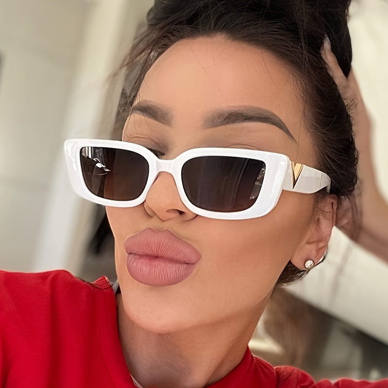 Cat-Eye Sunglasses - Lightweight Elegant Frames for Summer Fashion 2