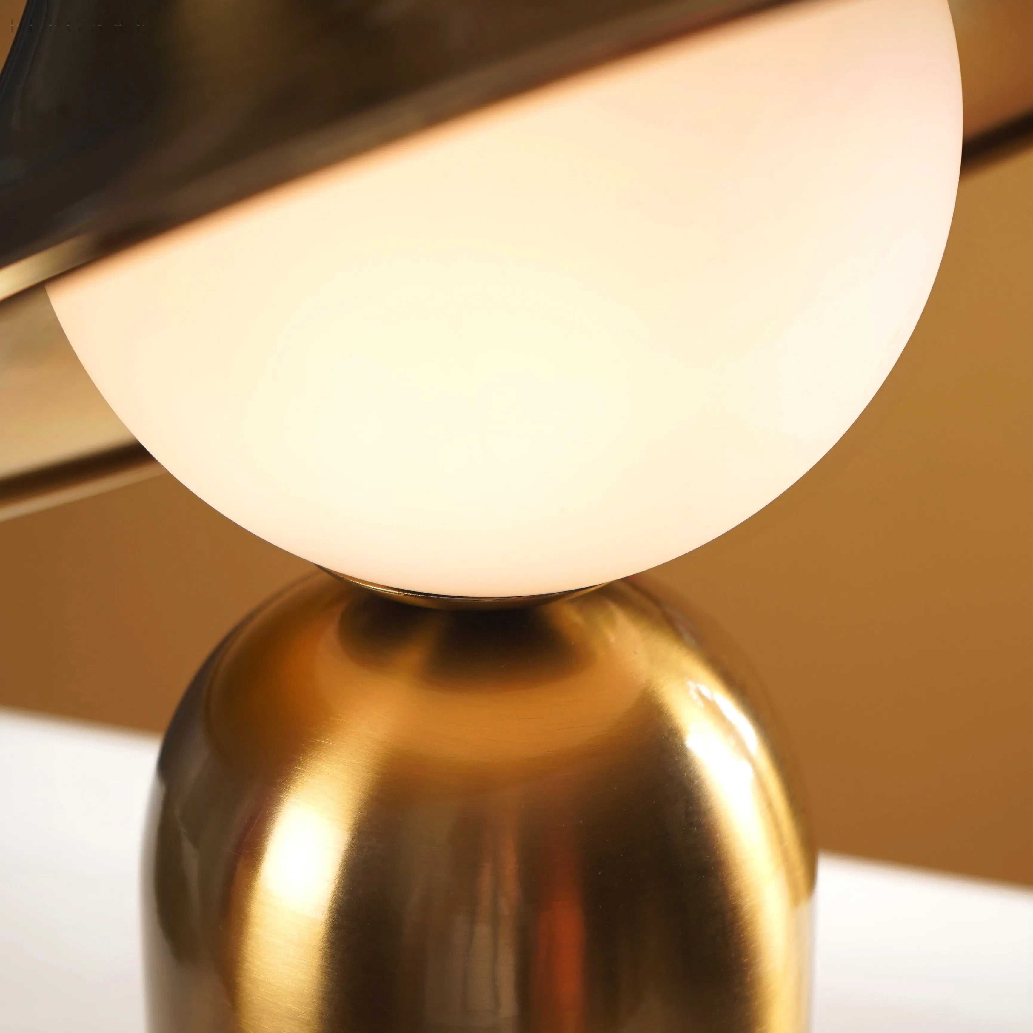 Gold Scandinavian Table Lamp - Elegant LED