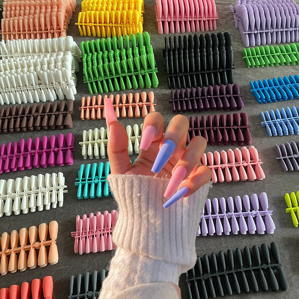 ChicNails Matte Press-On Nails Set (24 pcs)