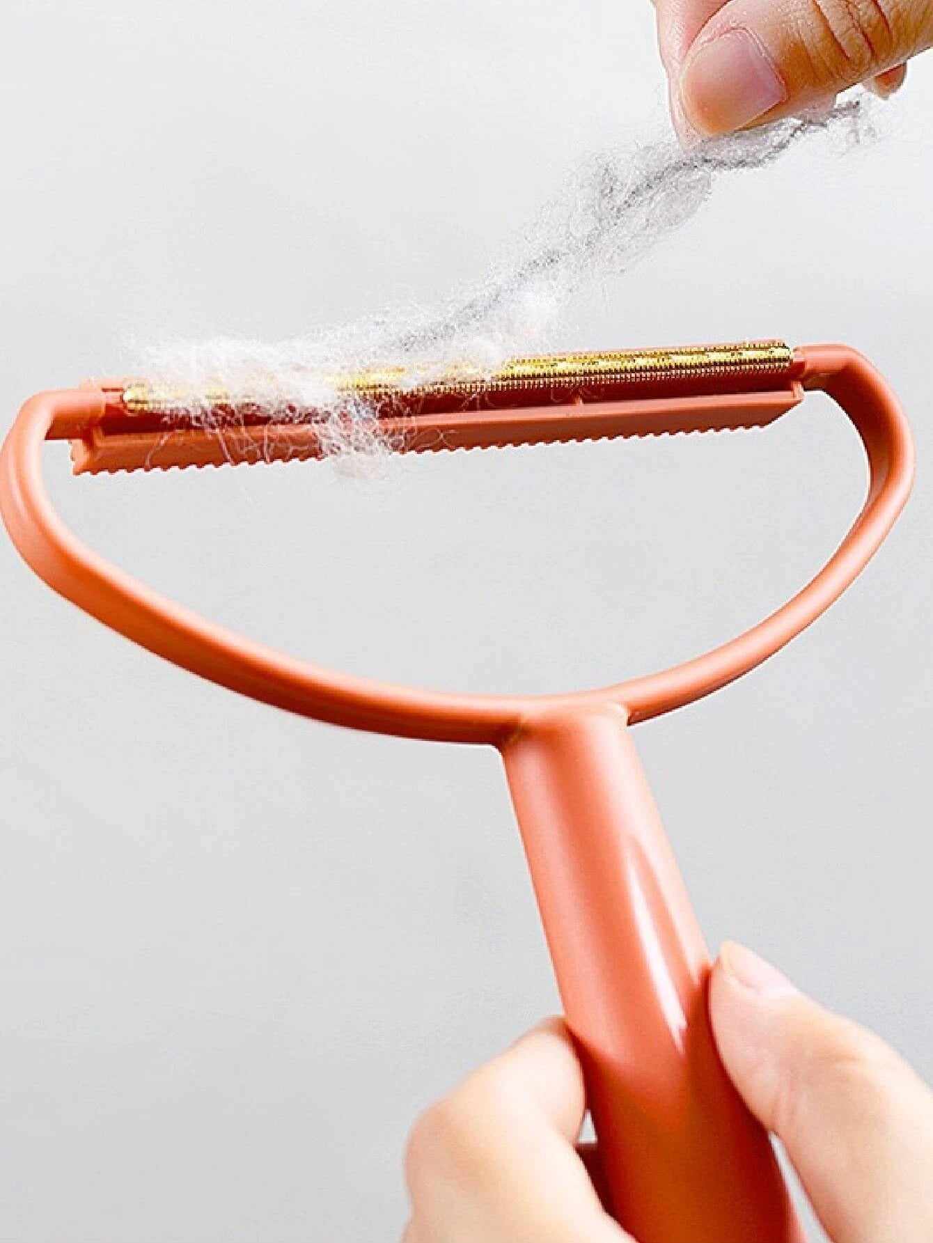 FluffFree Cleaner - Powerful Lint and Pet Hair Remover