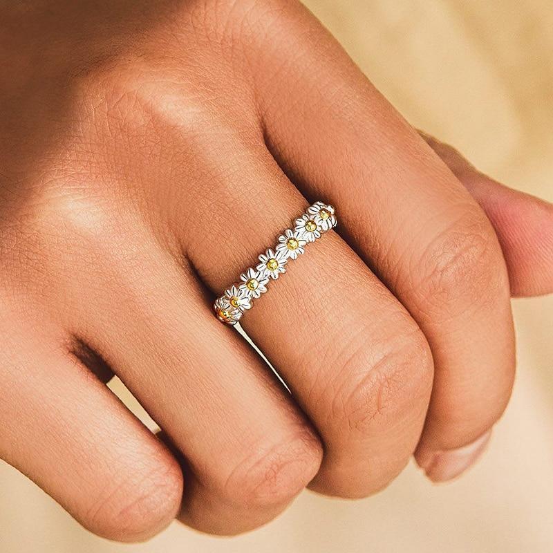 Aylin - Silver Daisy Flower Ring for Women