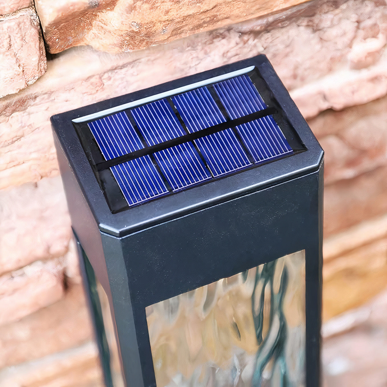 Lumaris Solar Outdoor Light for Garden