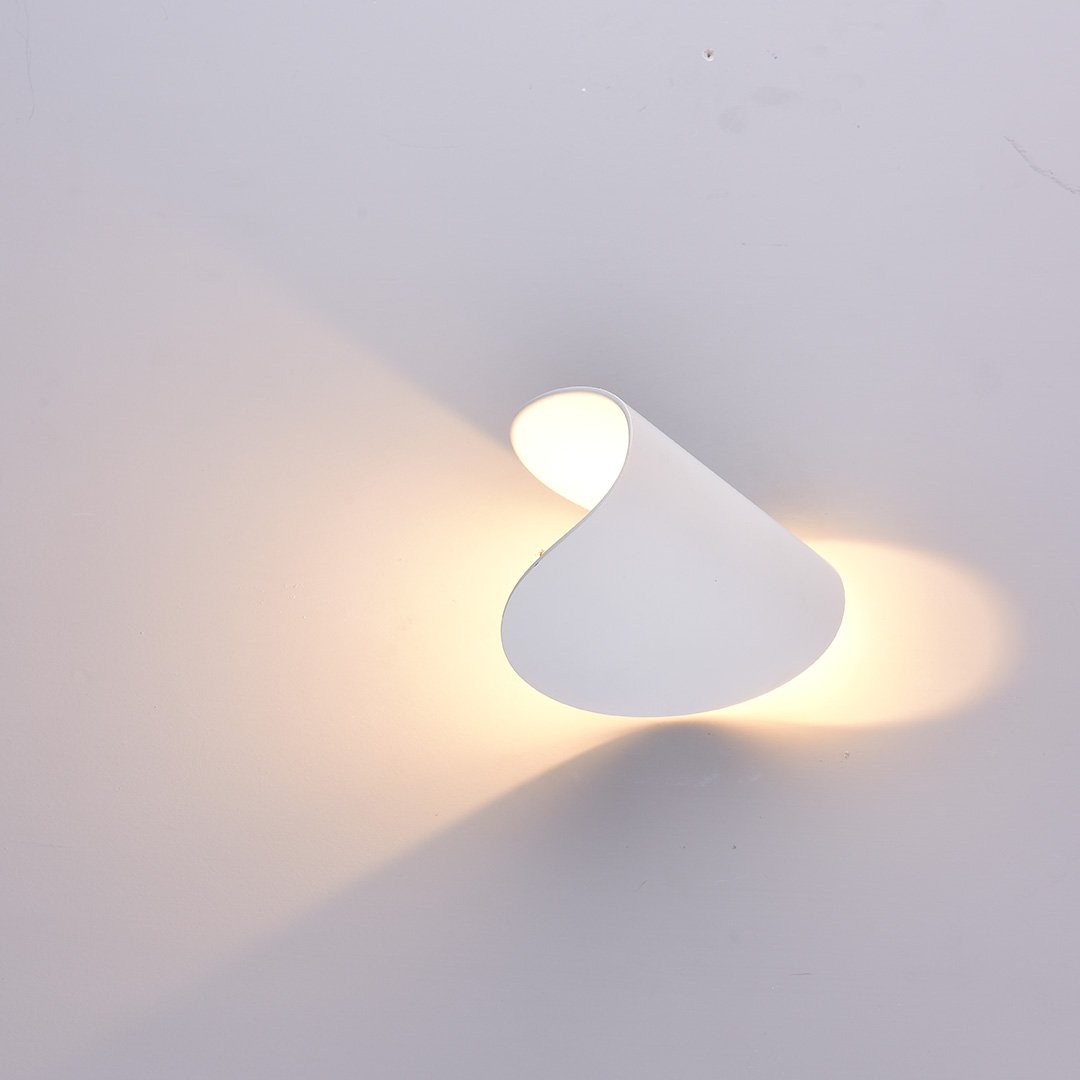 LumenTwist | Stylish Rotatable Outdoor Wall Sconce Lighting Fixture 6