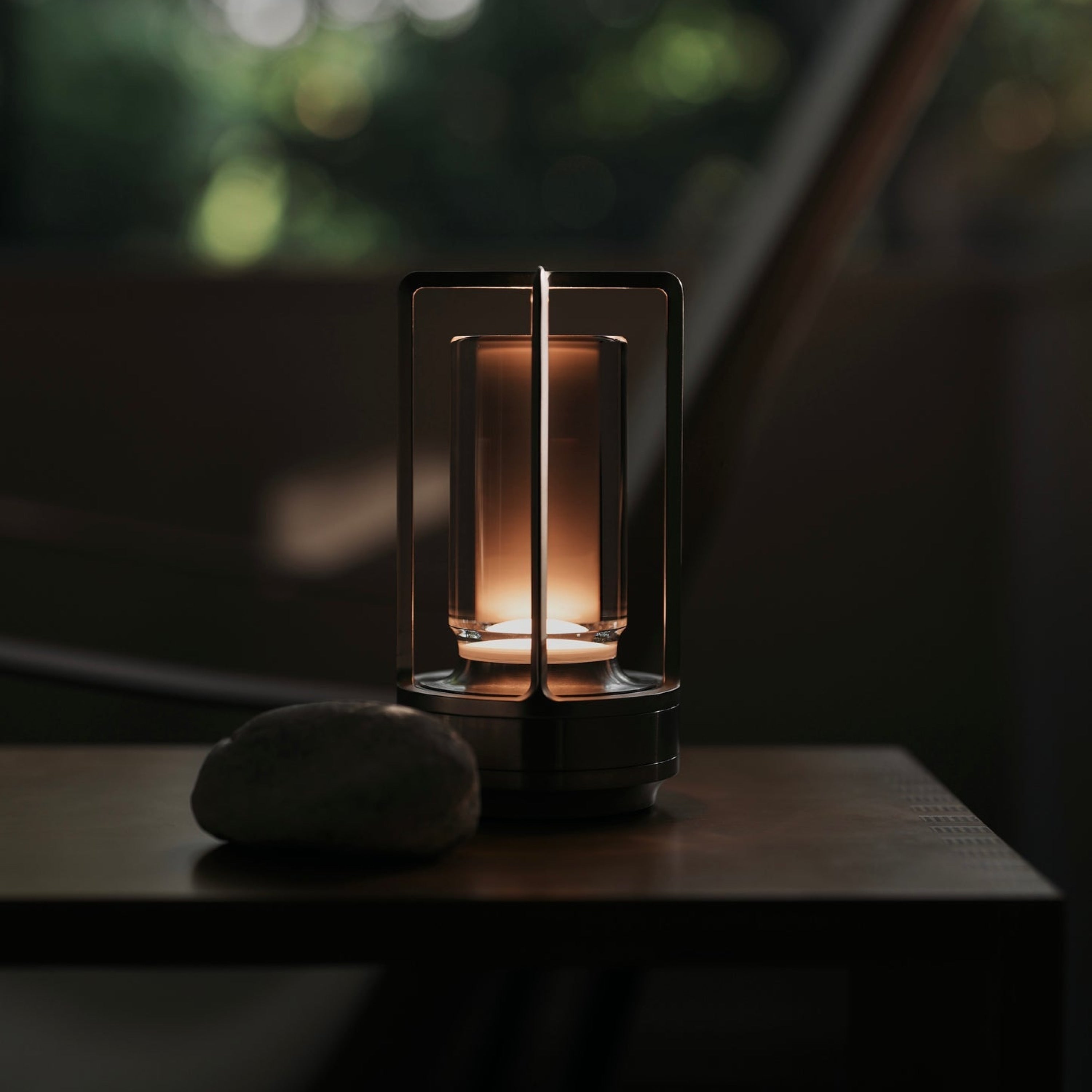 Luminara | Elegant Modern Aluminum Acrylic Table Lamp 6