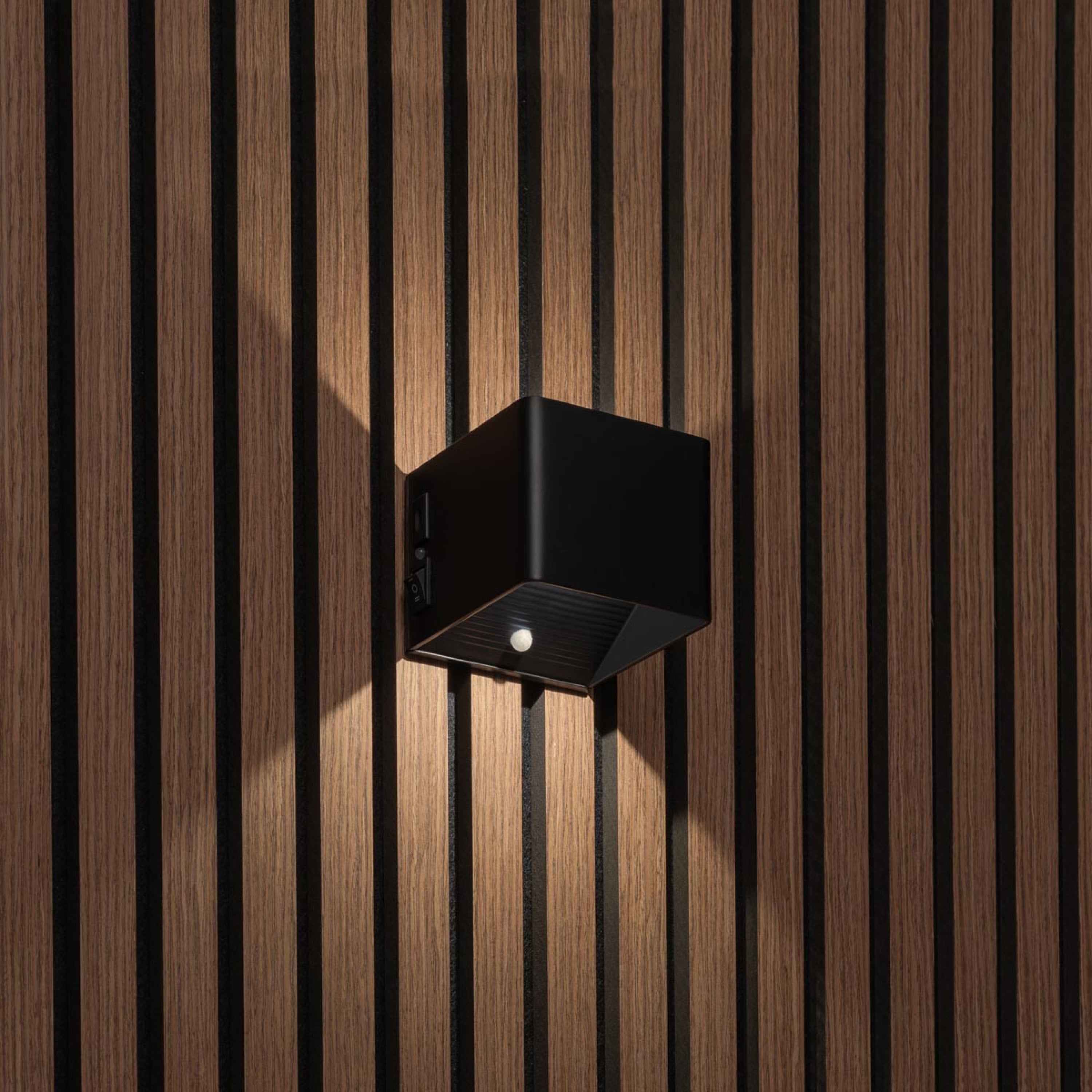 Luminara | Elegant Wireless Rechargeable LED Wall Lamp 0
