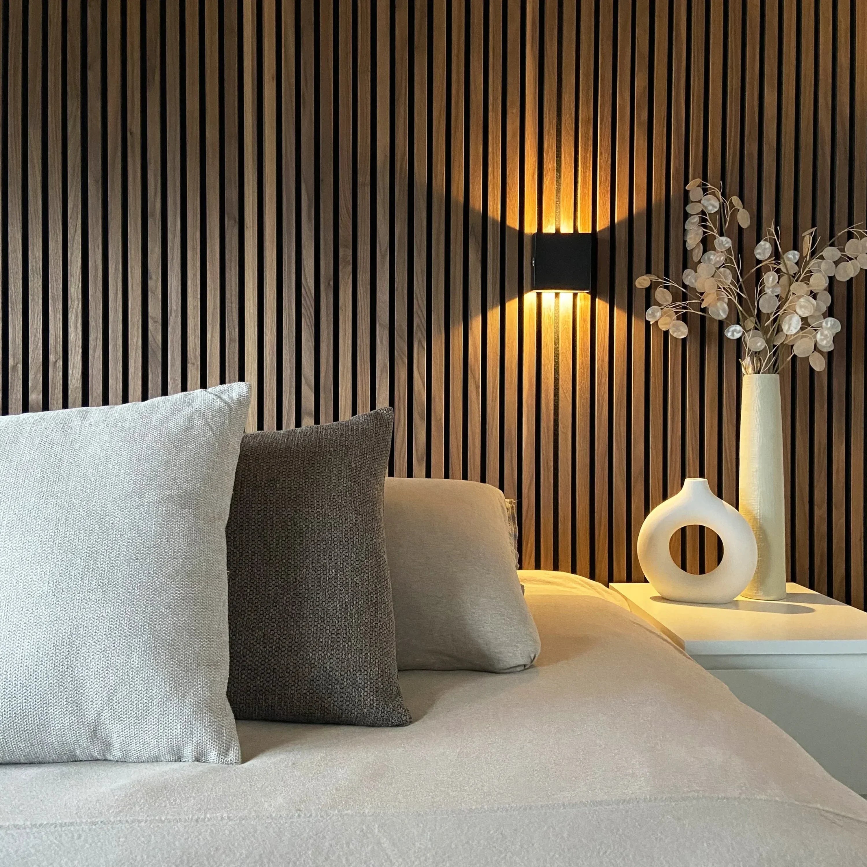 Luminara | Elegant Wireless Rechargeable LED Wall Lamp 8
