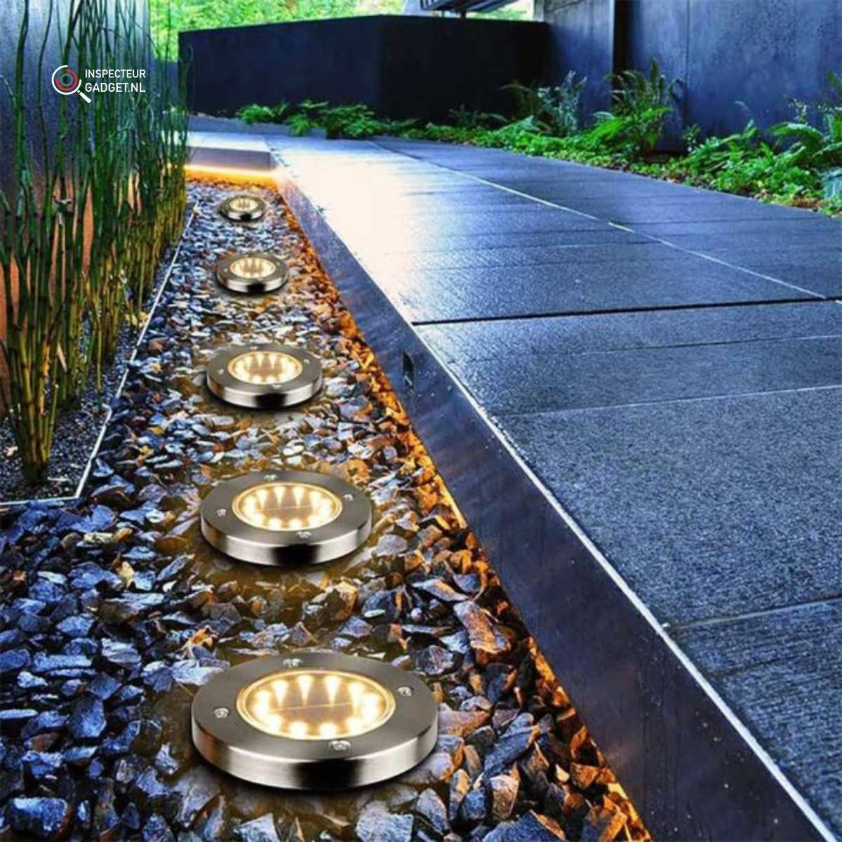 Wireless LED Solar Garden Lamps Deluxe