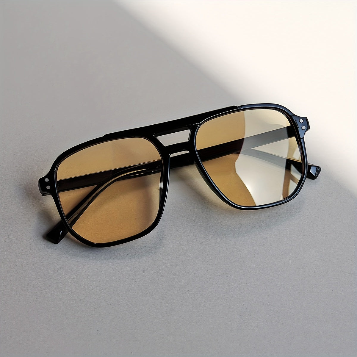 Oversized Aviator Sunglasses - Chic Black Frame with UV400 Orange Tinted Lenses 5