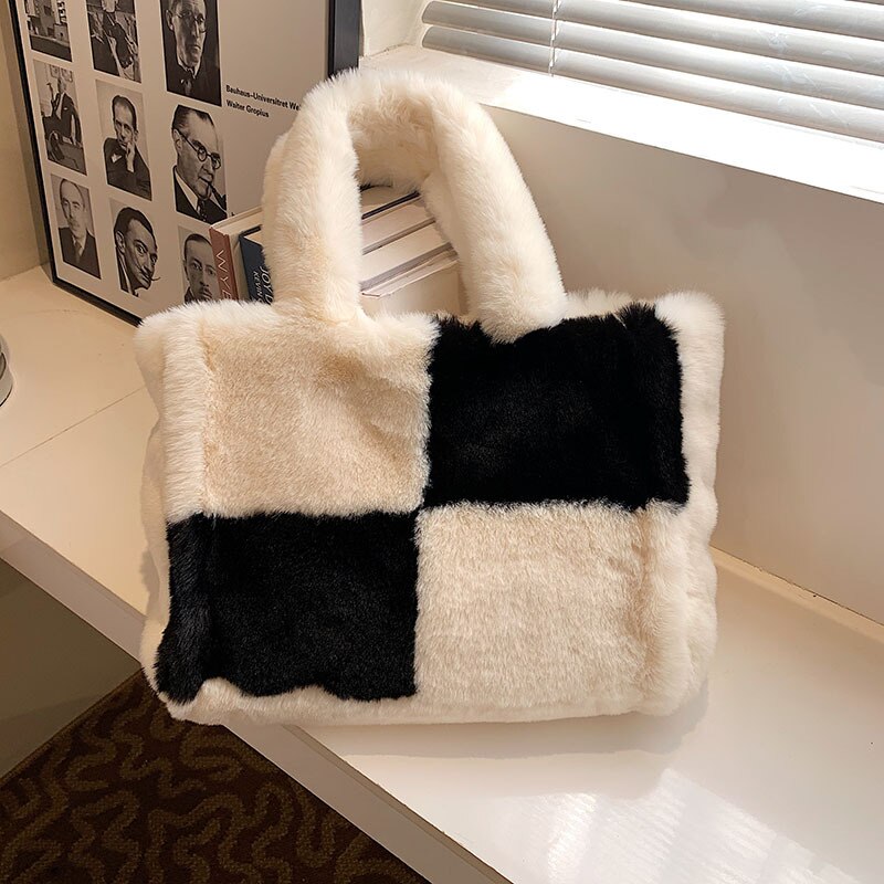 Pipa - Plush Winter Shoulder Bag
