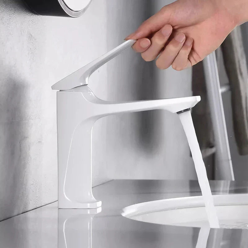 Classic Bathroom Faucet - Single-Handle Basin Mixer