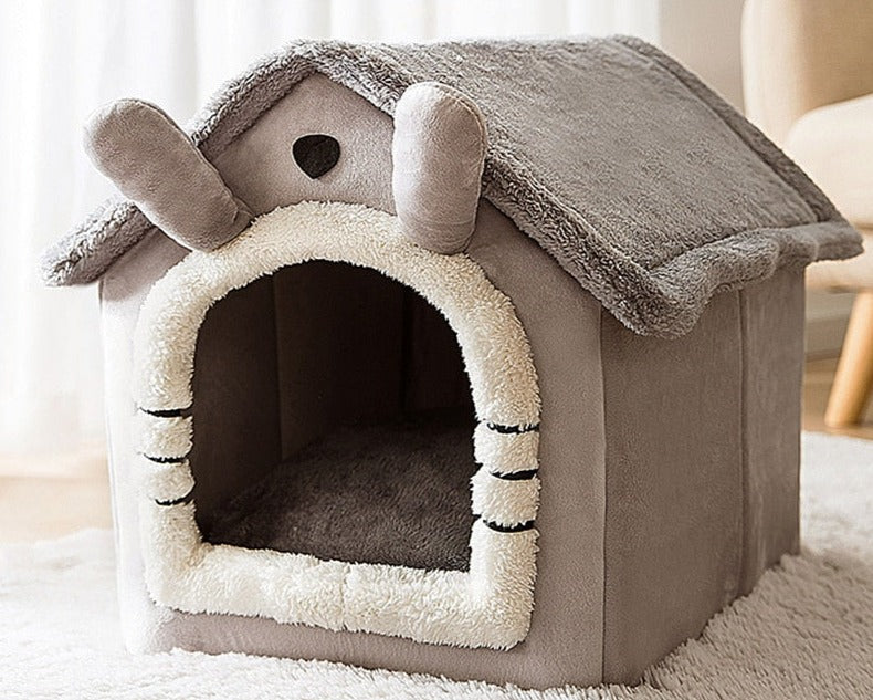 FluffyHaven - Enclosed Pet House for Cats and Dogs