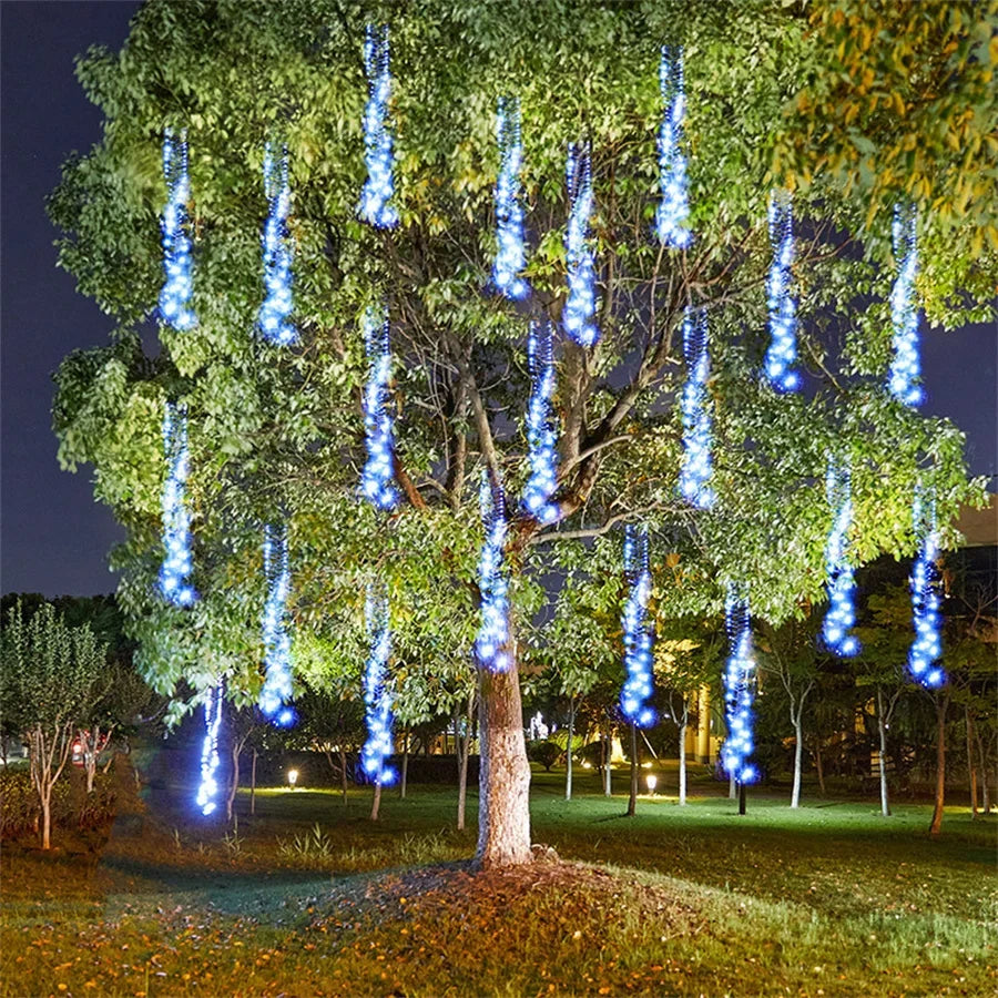 Cometfall - Outdoor Fairy Light Decoration