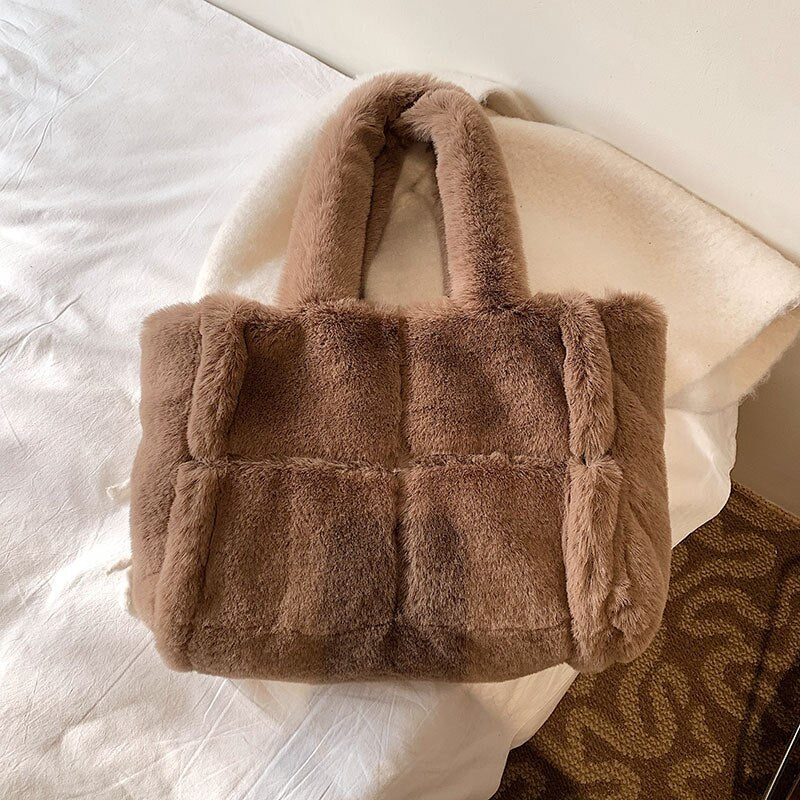 Pipa - Plush Winter Shoulder Bag
