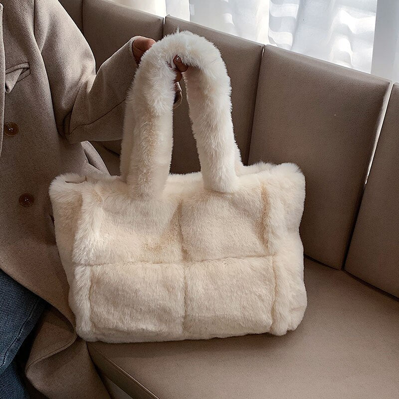 Pipa - Plush Winter Shoulder Bag