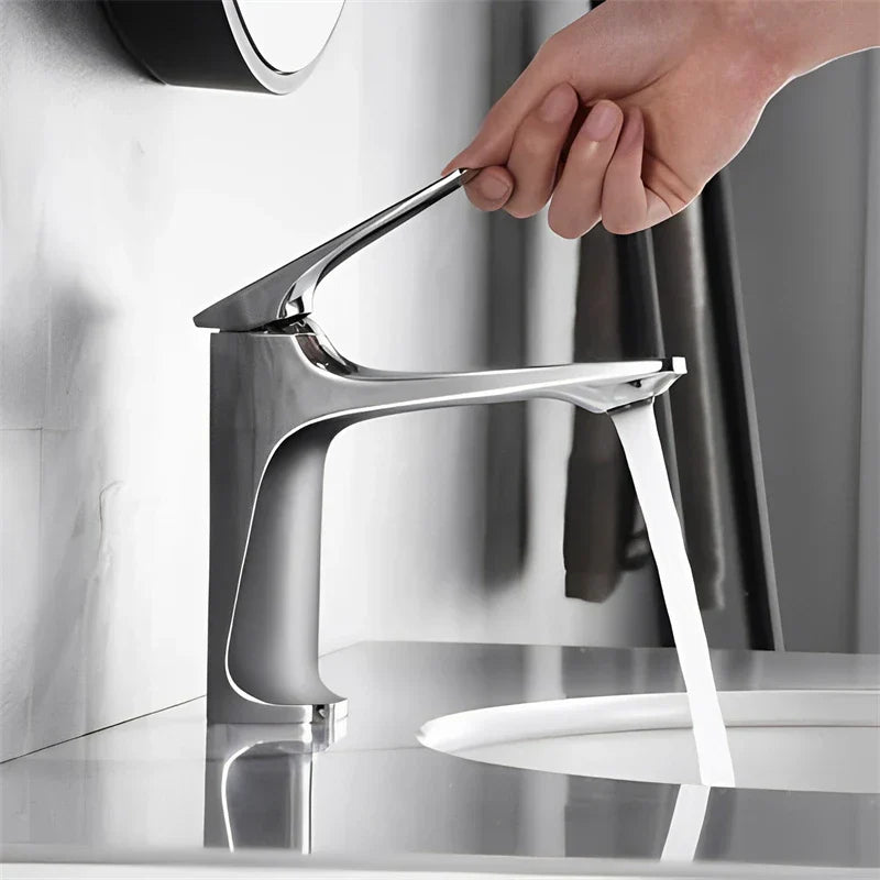 Classic Bathroom Faucet - Single-Handle Basin Mixer