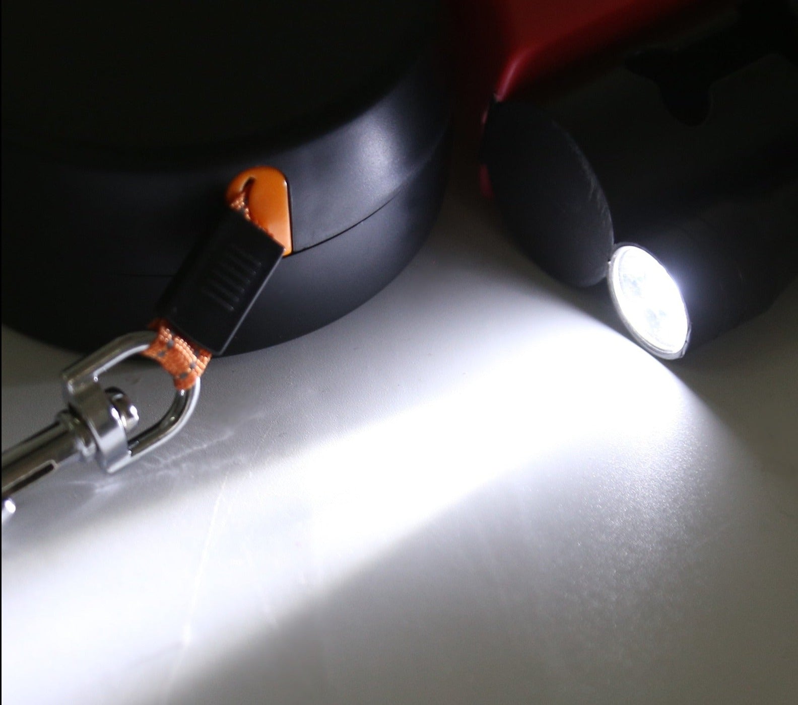 ProPet Duo - Retractable Double Dog Leash with Light