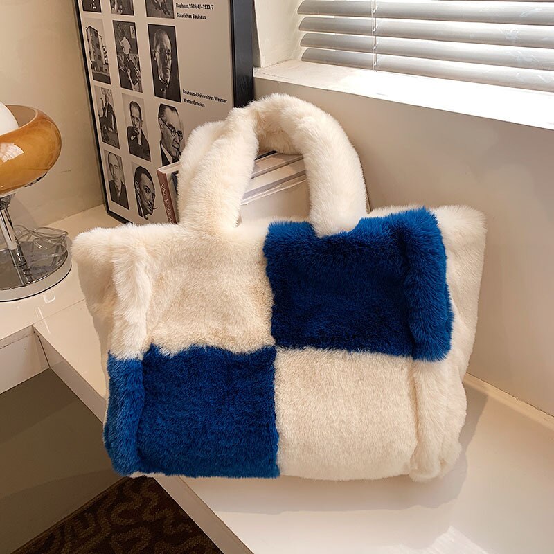 Pipa - Plush Winter Shoulder Bag