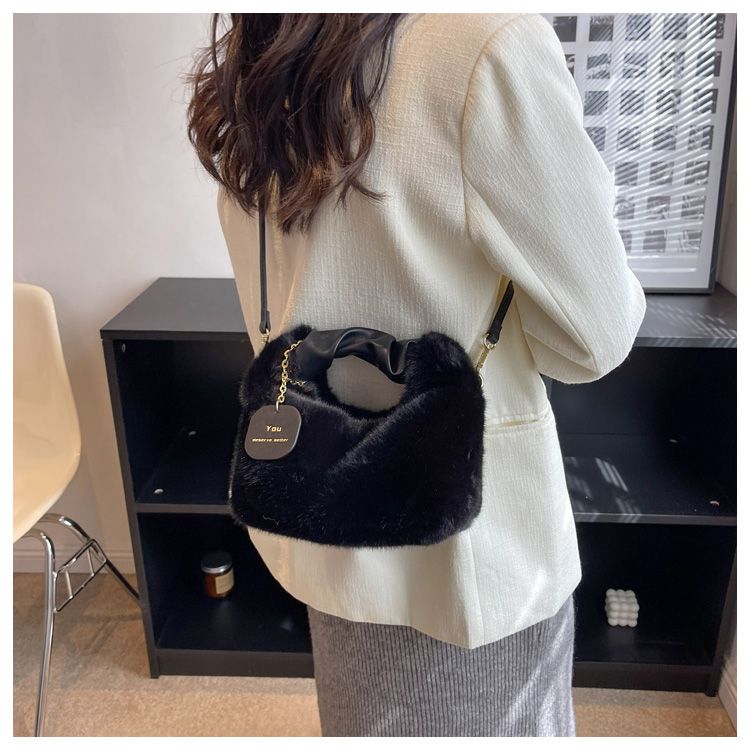 Fluffy - Soft Plush Handbag