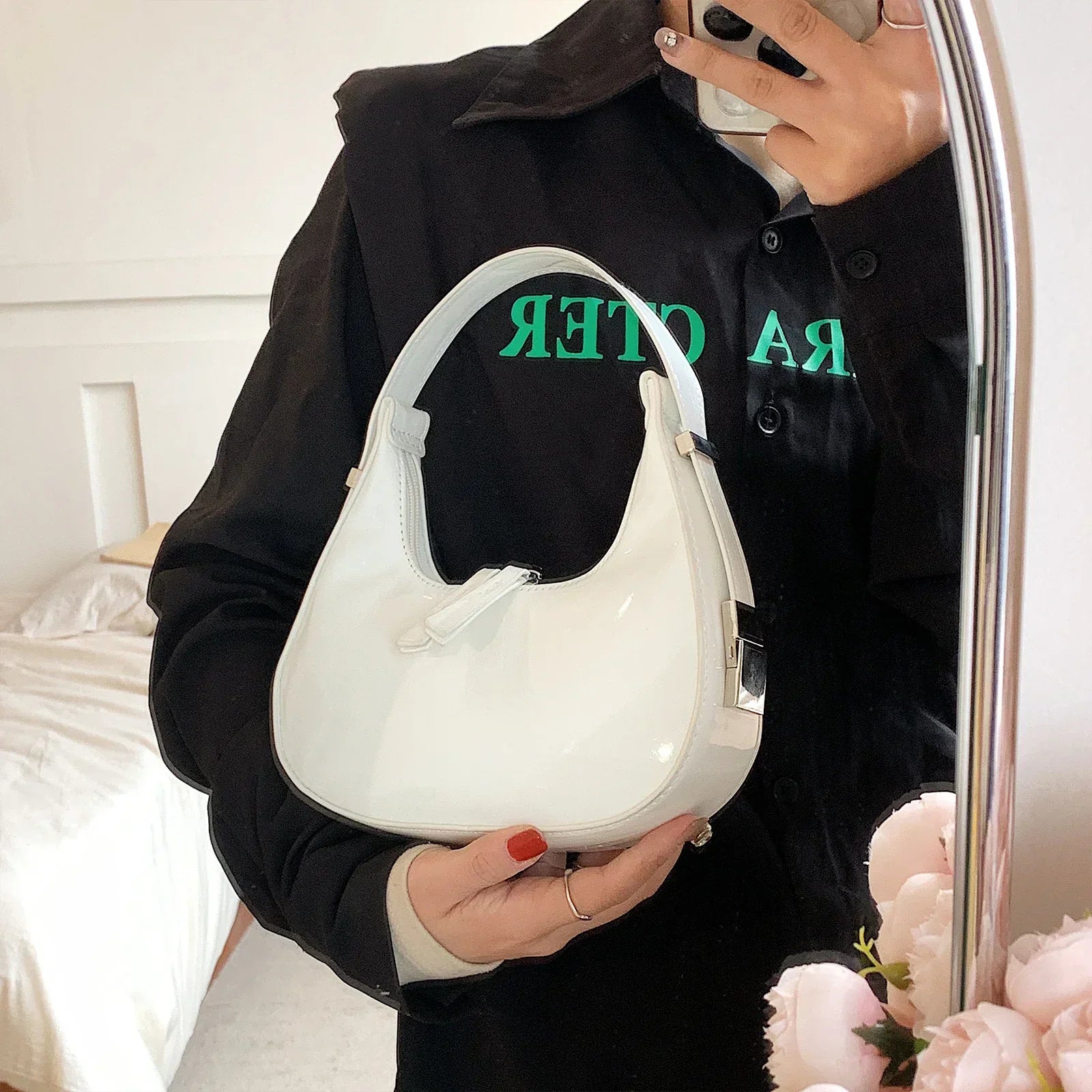 Luna LeatherBag - Elegant and Durable Moon-Shaped Shoulder Bag