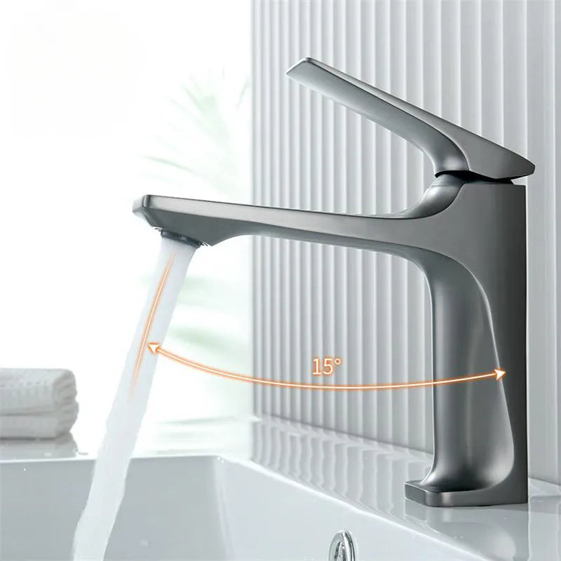Classic Bathroom Faucet - Single-Handle Basin Mixer