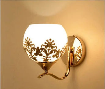 LuxeGlow - Gold LED Wall Lamp for Ambient Lighting