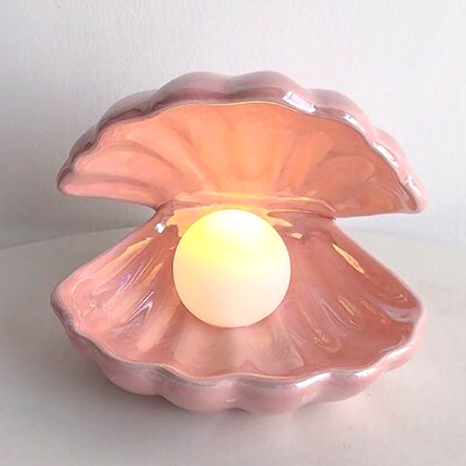 ShellGlow Lamp - Elegant Ceramic Shell Light with Pearl Glow