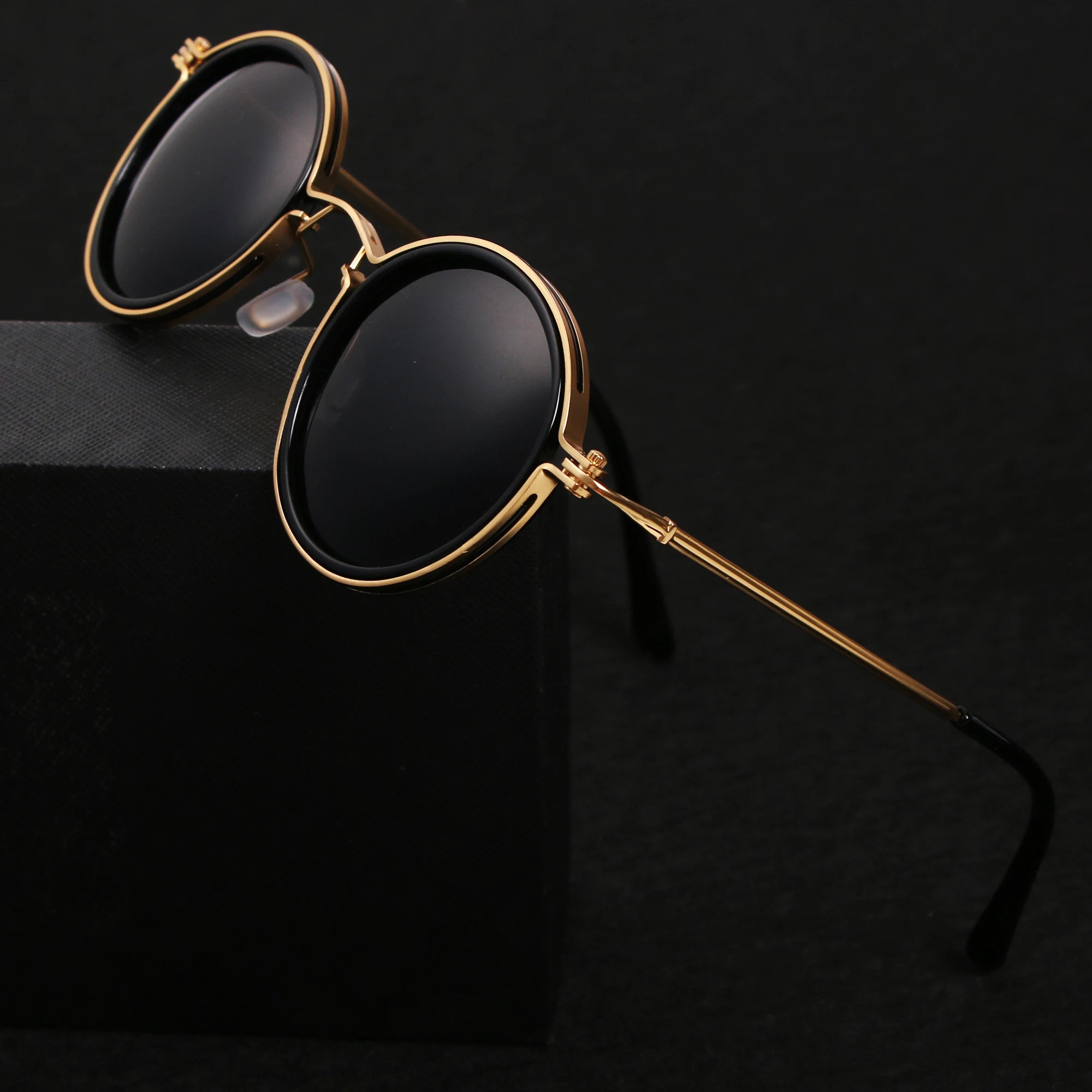 Stylish Polarized Sunglasses - Durable Metal Frame for Everyday Eye Protection 3