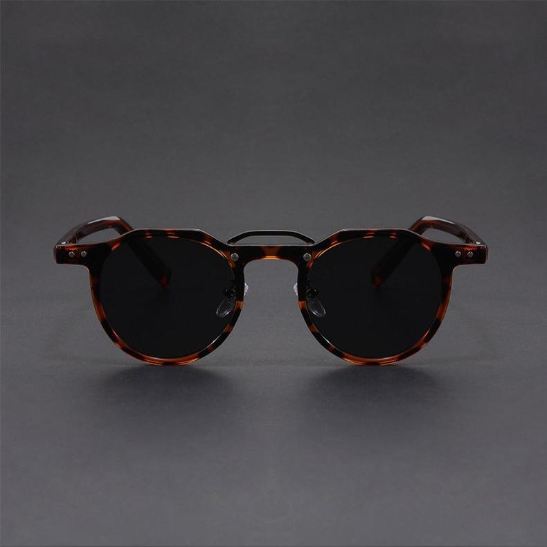 Stylish UV Protection Sunglasses - Lightweight Anti-Reflective Shades for Everyday Comfort 3