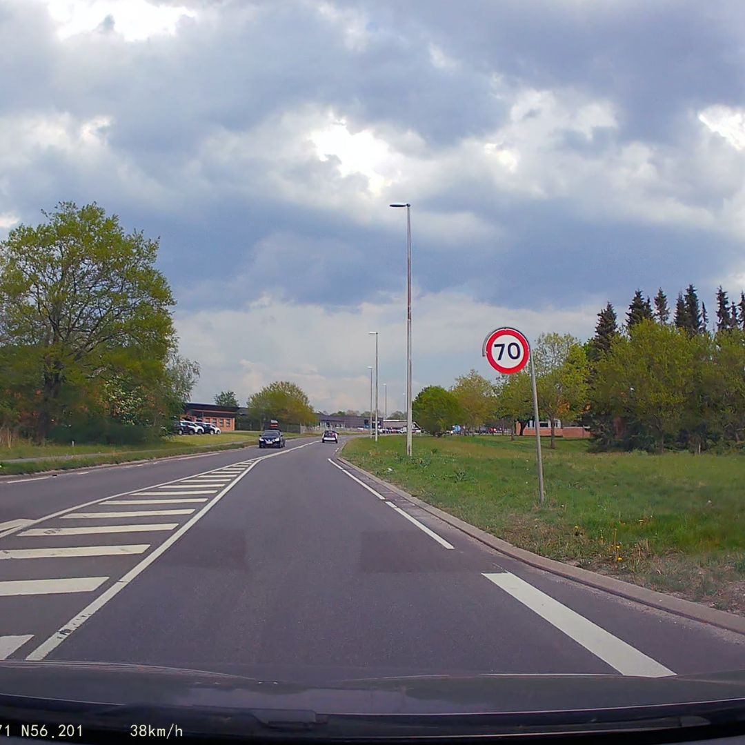 Ultra HD 4K Dash Cam for Car with Built-in GPS & WiFi | Compact Design for Enhanced Safety 4