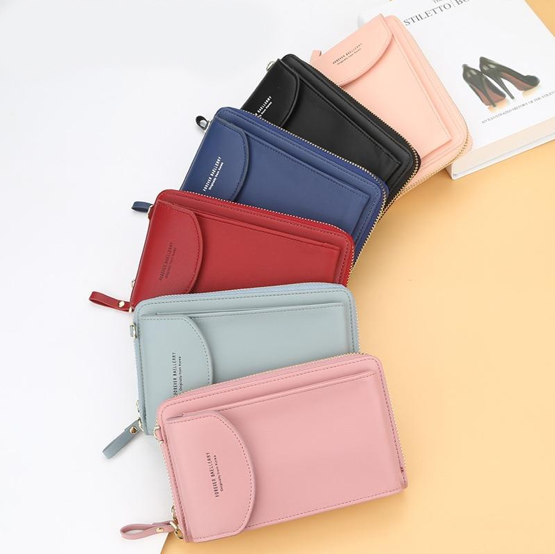 ChicCarry Bag - Stylish Crossbody with Roomy Storage