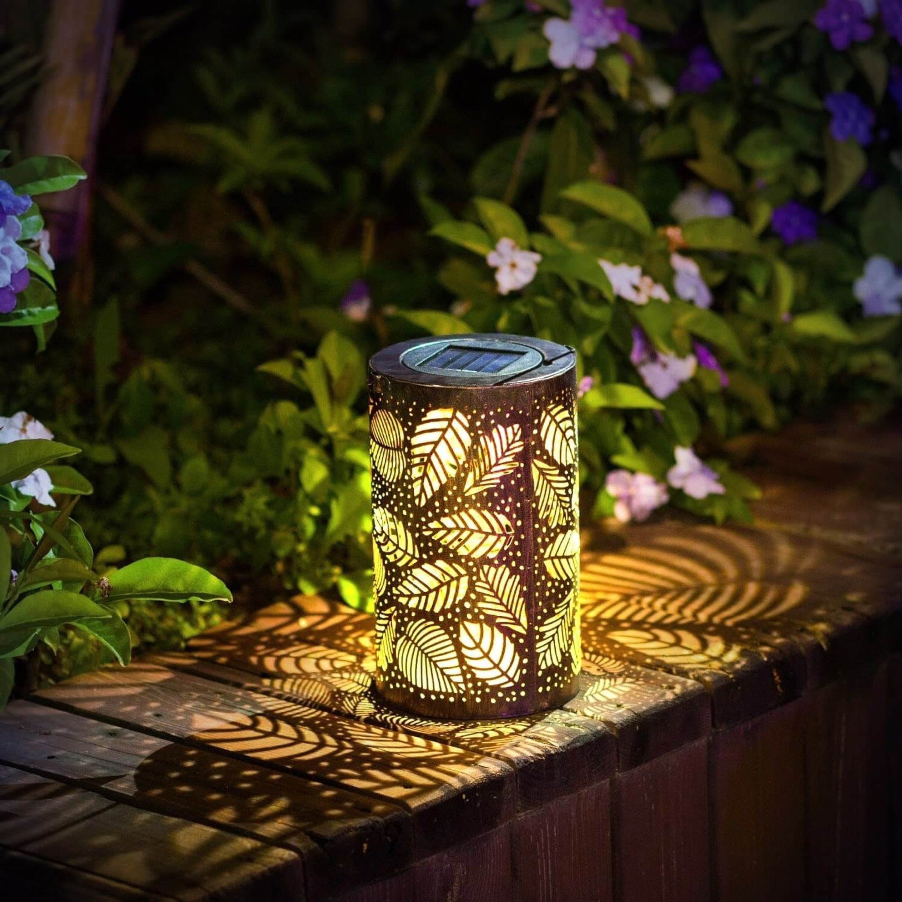 Verdantia | Elegant Weatherproof Solar Leaf Garden Decor 5