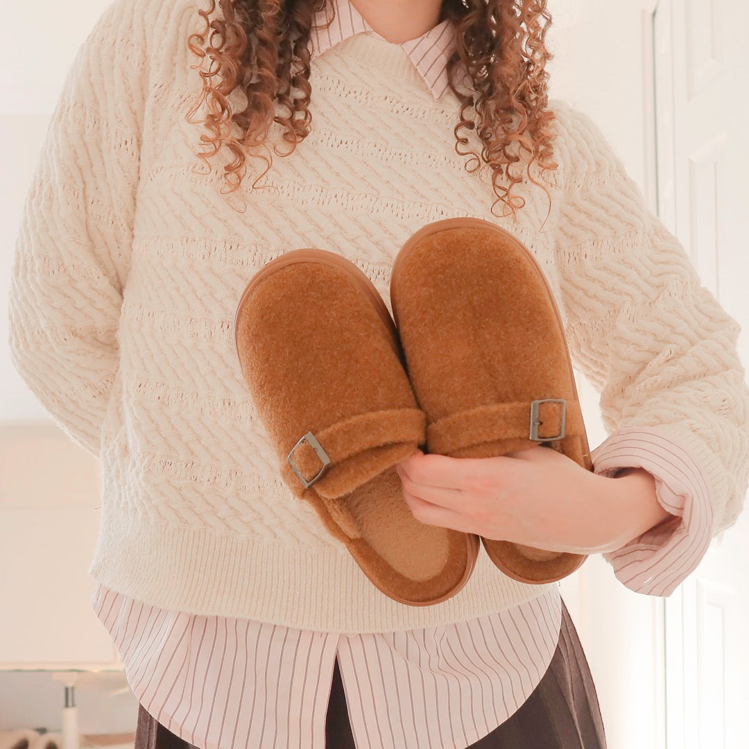 Women's Fuzzy Platform Slippers - Cozy Slip-On Footwear for Indoor and Outdoor Comfort 3