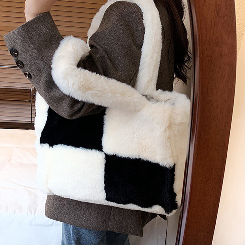 Pipa - Plush Winter Shoulder Bag